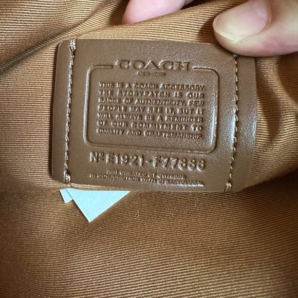 NWT! RARE! F77886 COACH X WHISBE VANDAL GUMMY BEAR LARGE WRISTLET 30 CHALK POUCH - Picture 7 of 8